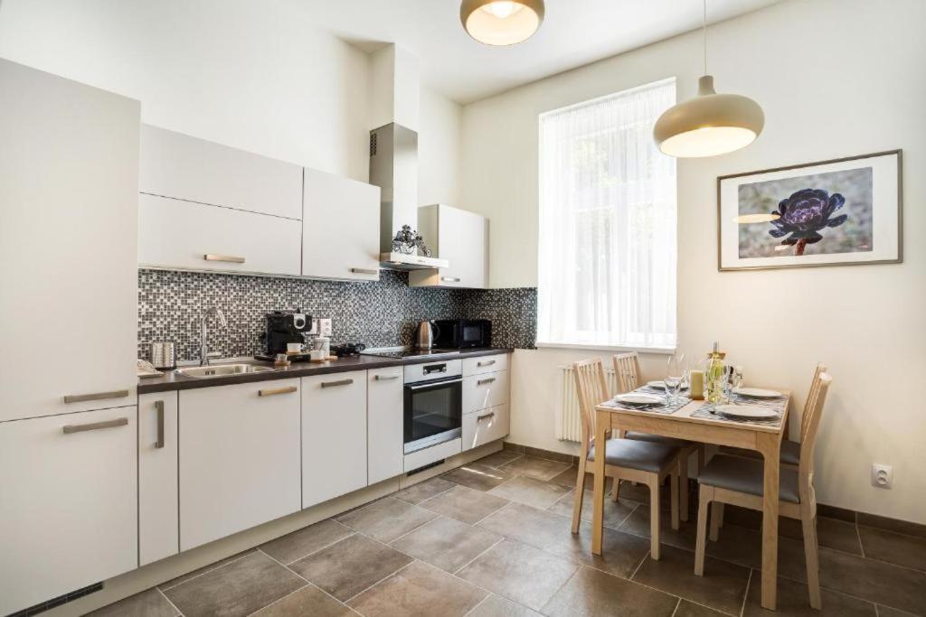 Apartman Karlovarska Marianske Lazne Ngoại thất bức ảnh